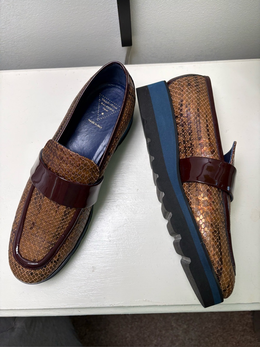 Valentina Rangoni Italian Leather Snakeskin Embossed Loafers. Size 7.5.